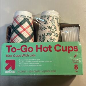To-Go Hot Cups With Lids Package Of 8 Red and Green New In Sealed Package